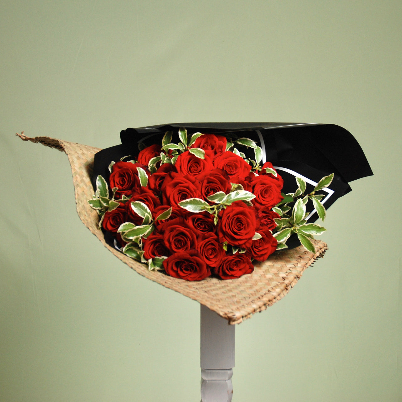 Festive Flax Wrap - Red Roses