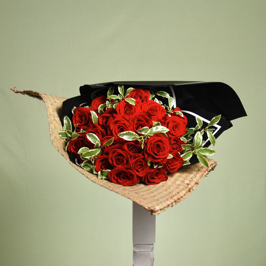 Festive Flax Wrap - Red Roses