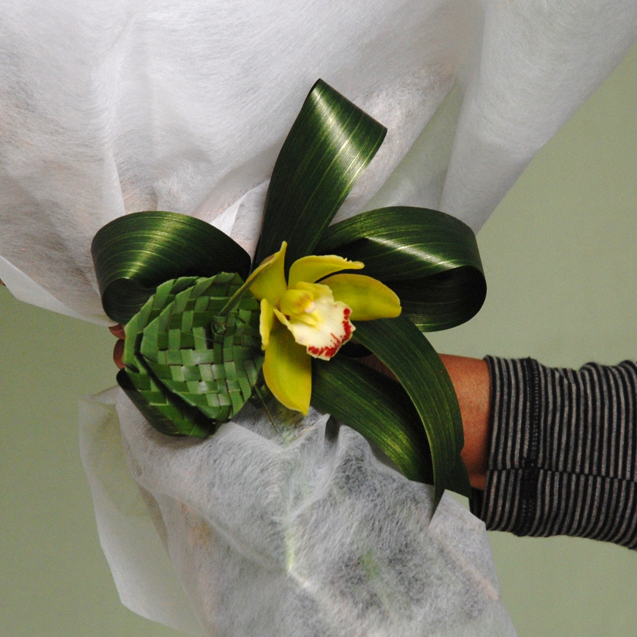 Festive Flax Wrap - Crisp White